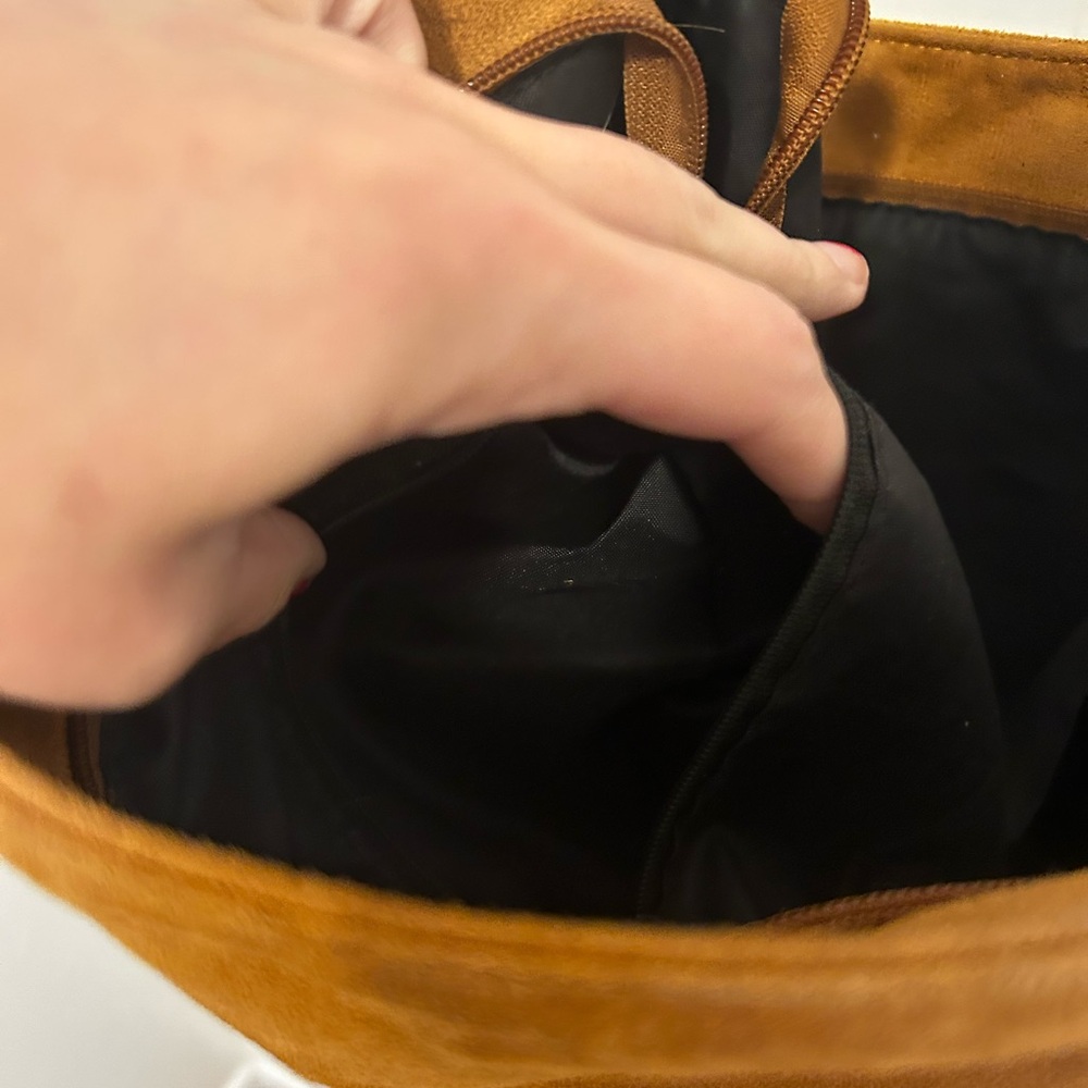 Olives Mara Faux Suede Tote - Picture 8 of 9